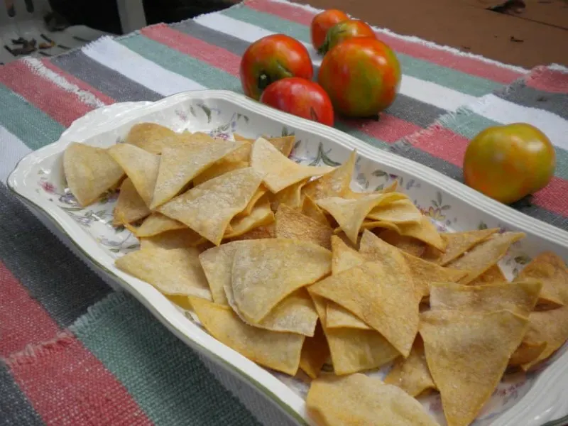 tortilla chips with tomatoes