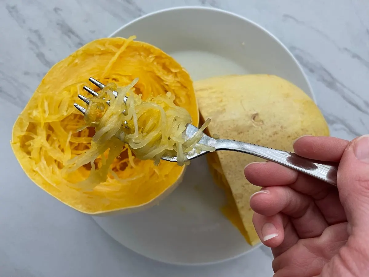 making spaghetti squash strands