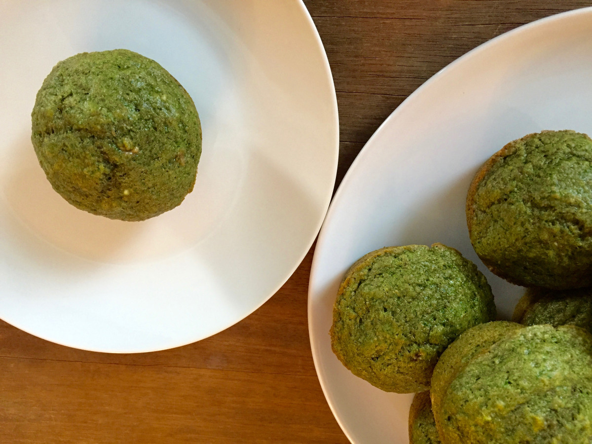 spinach muffins: a fun and healthy food for St. Patrick's Day