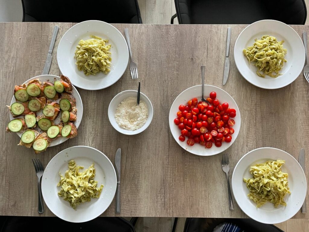 Dinner in our apartment: cooking while on vacation