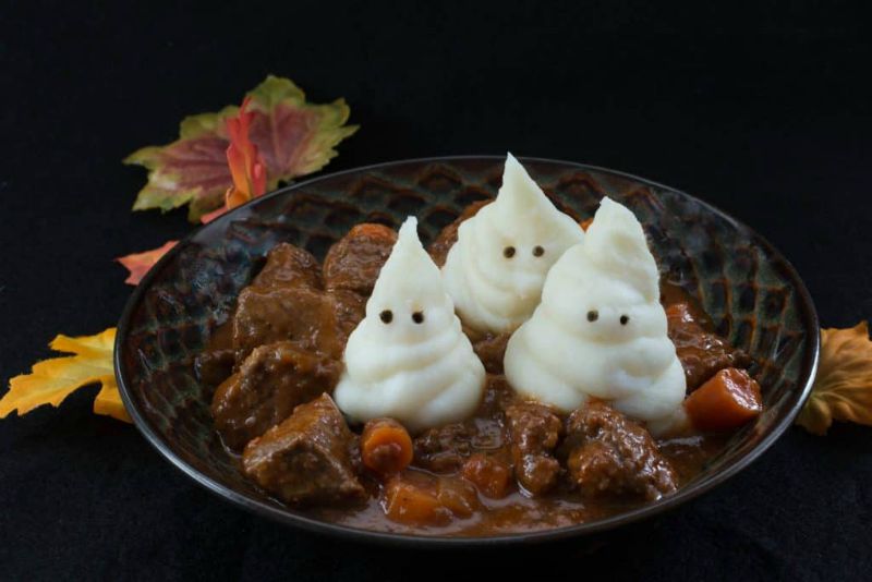 Mashed Potato Ghosts on beef stew Ghostly Beef Stew