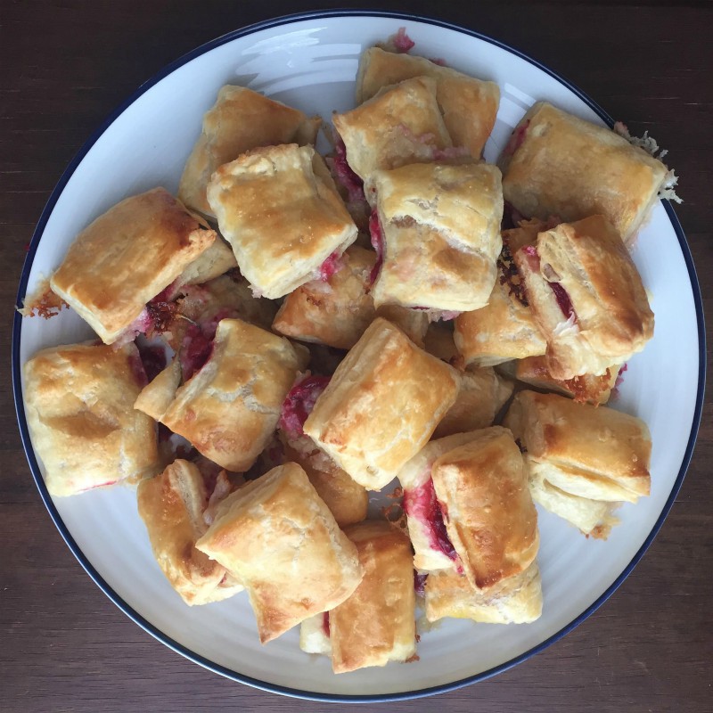 cranberry-brie puffs Cranberry and Brie Puffs
