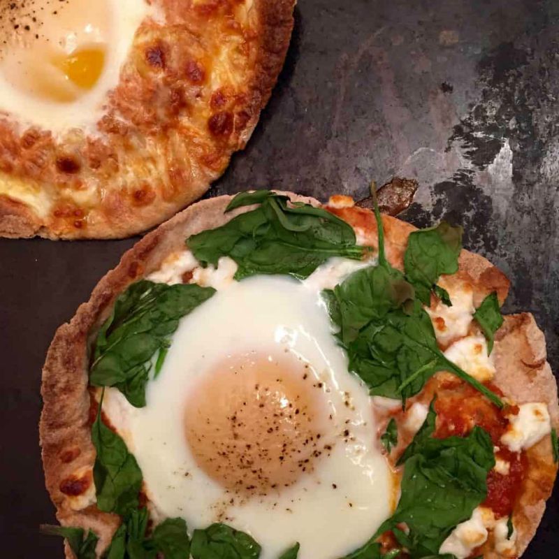 shakshuka pita pizza Shakshuka Pita PIzza