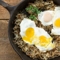 Crispy Hash Browns with Sunny Side Up Eggs-3037 Crispy Hash Browns with Sunny Side Up Eggs-3037