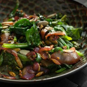 Wilted Spinach with Garlic and Pumpkin Seeds