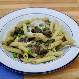 Penne with Mushrooms and Peas