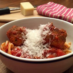 Slow Cooker Turkey Meatballs with Tomato Sauce Spaghetti with Saucy Slow Cooker Turkey Meatballs