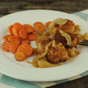 Chicken (Nuggets) with Caramelized Onions