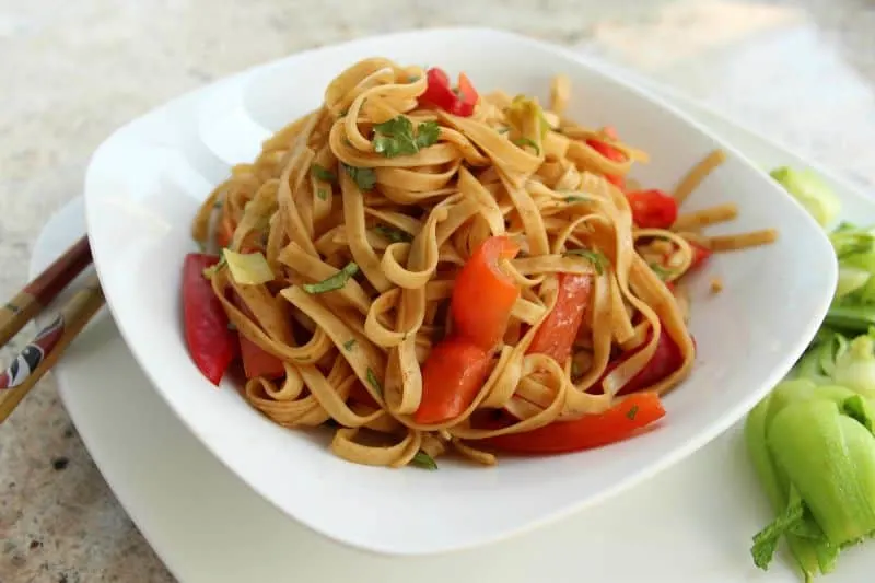 Chinese-Style Lo Mein with Vegetables