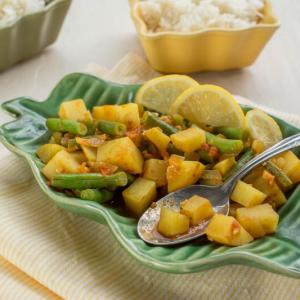 Indian Potatoes and Green Bean Curry (Aloo Sabzi)
