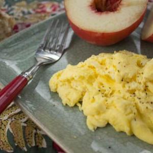 Light and Fluffy Scrambled Eggs