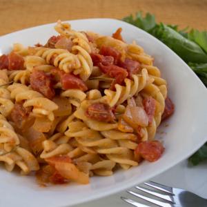 Rotini with Sundried Tomatoes and Goat Cheese