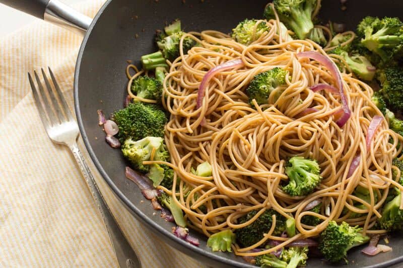 Spicy Sriracha Spaghetti with Broccoli