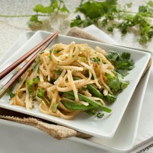 Thai Noodles with Green Beans in Oyster Sauce