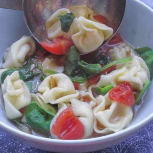 Tortellini Soup with Spinach and Tomatoes