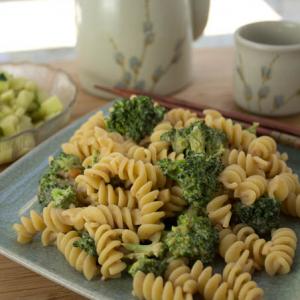 Twisted Noodles with Broccoli and Peanut Sauce