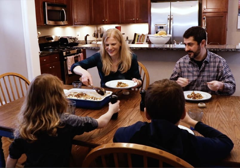 how to get kids to talk at the dinner table