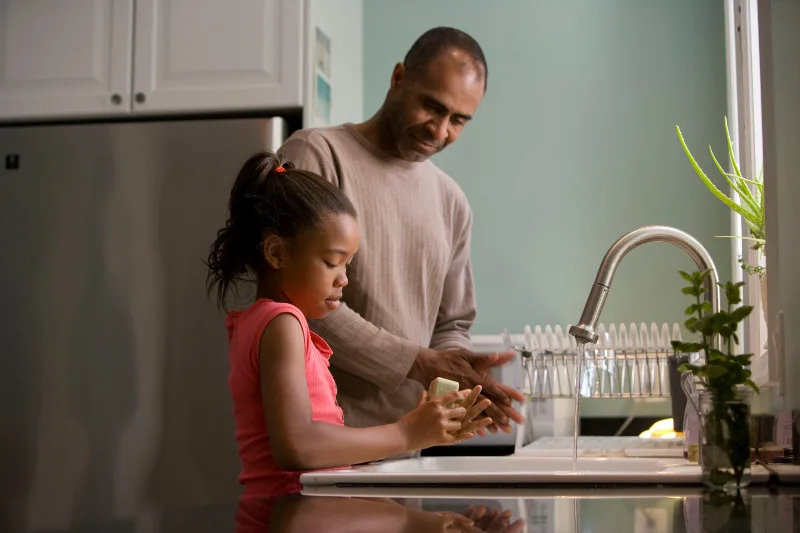 how to cook with kids underfoot: let them help!