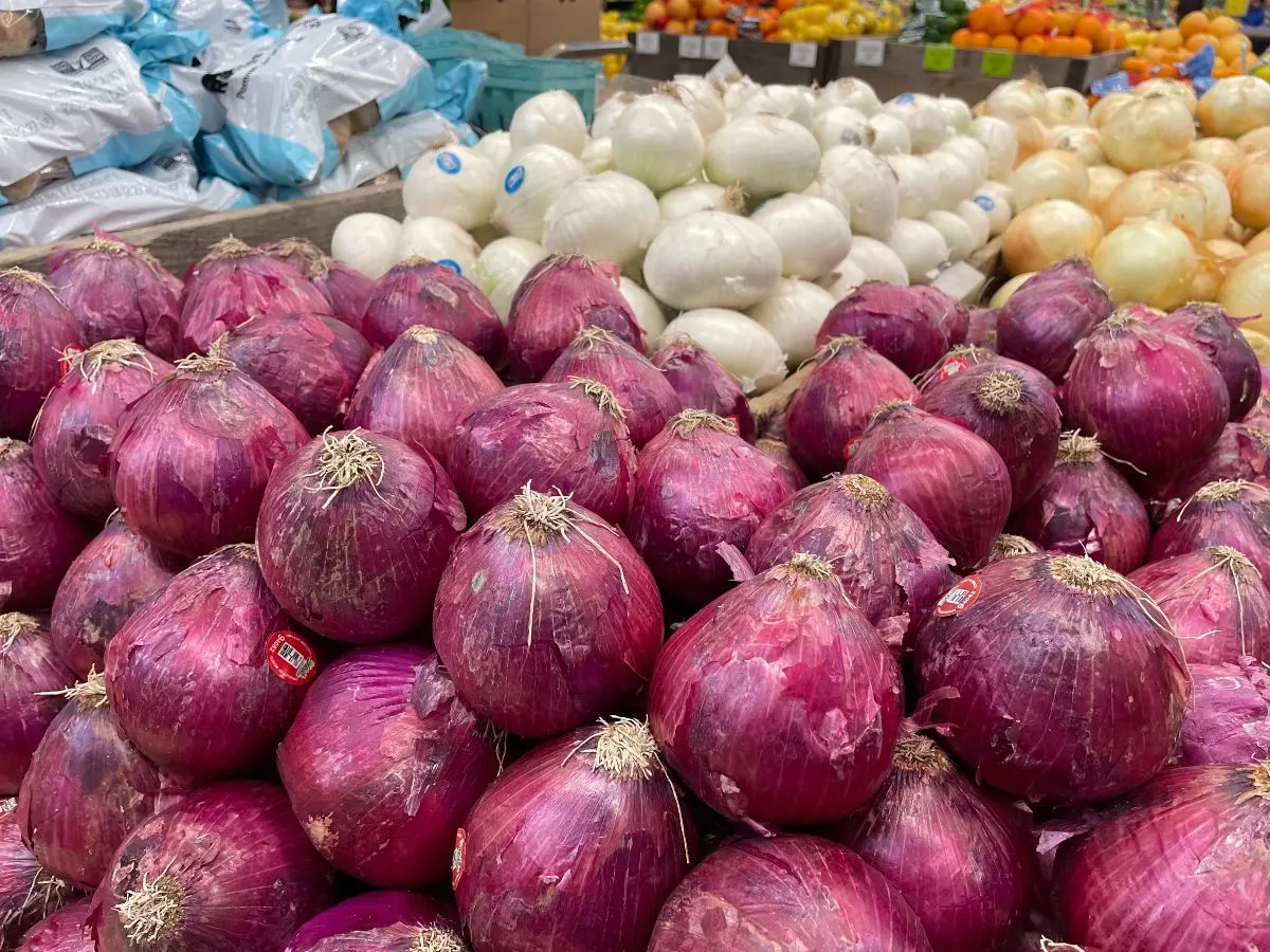produce in grocery store