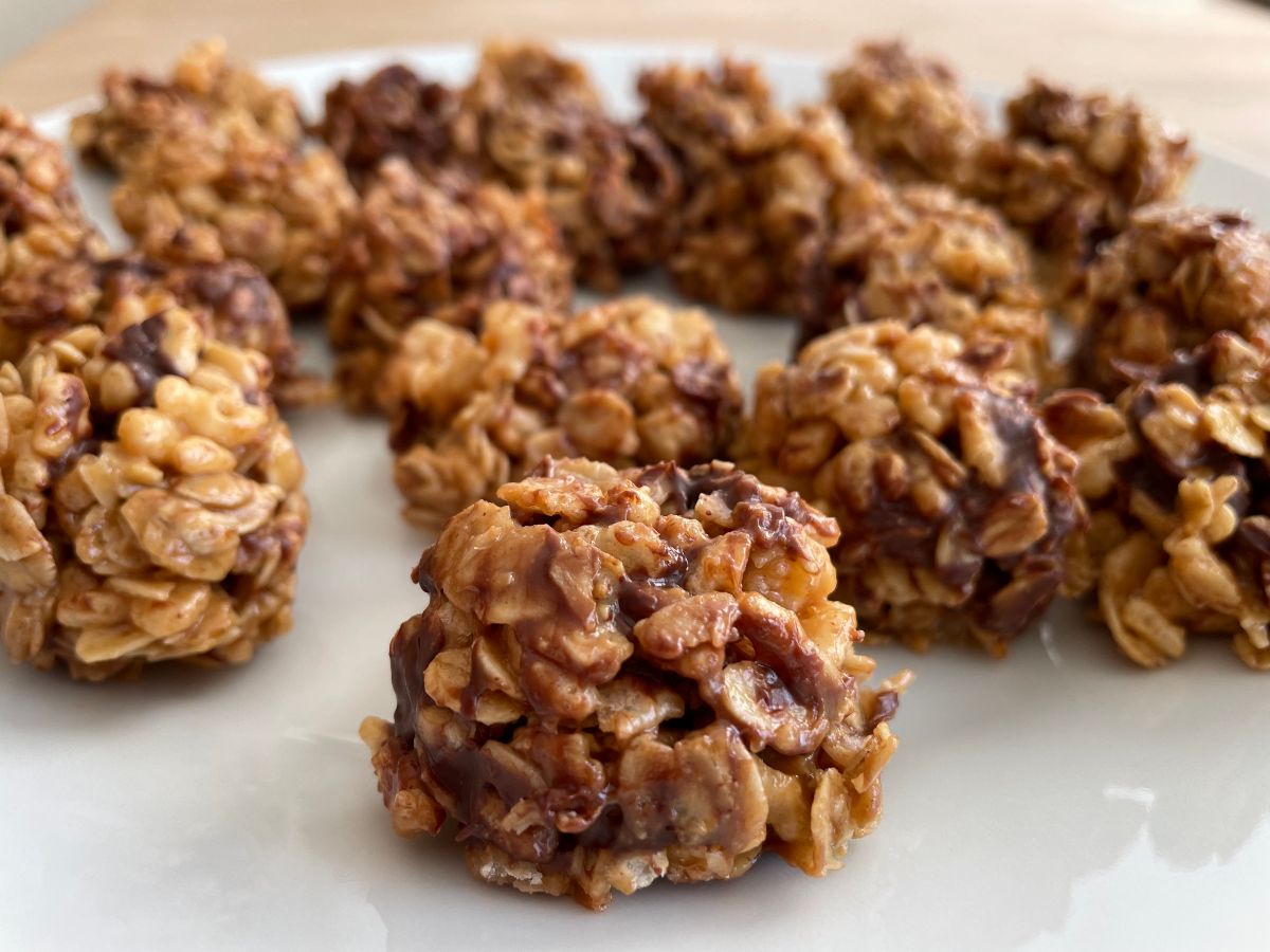 crispy honey peanut-oat bites