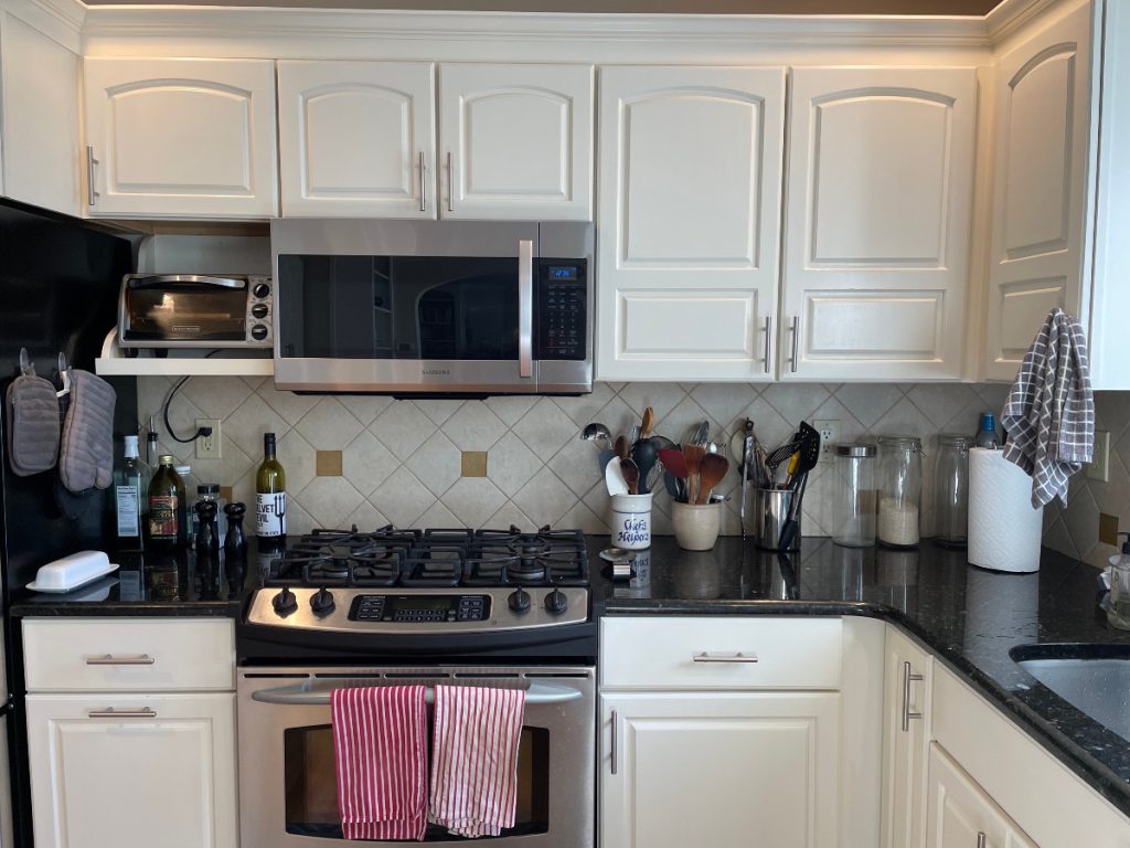 Clean, organized kitchen
