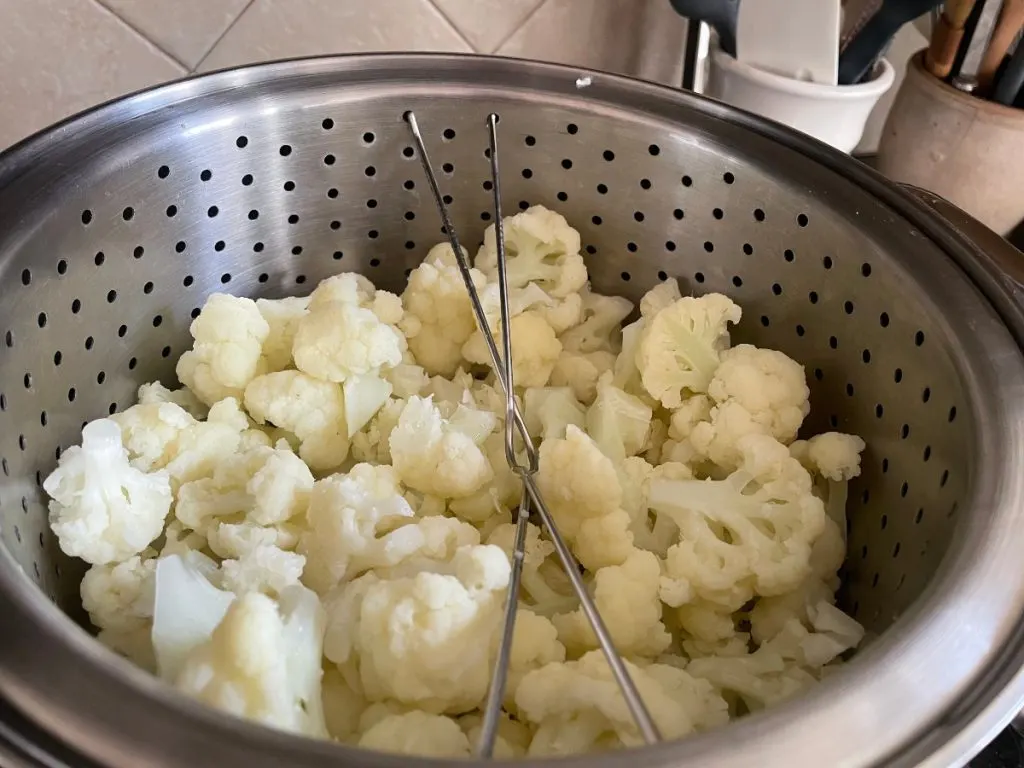 steaming cauliflower