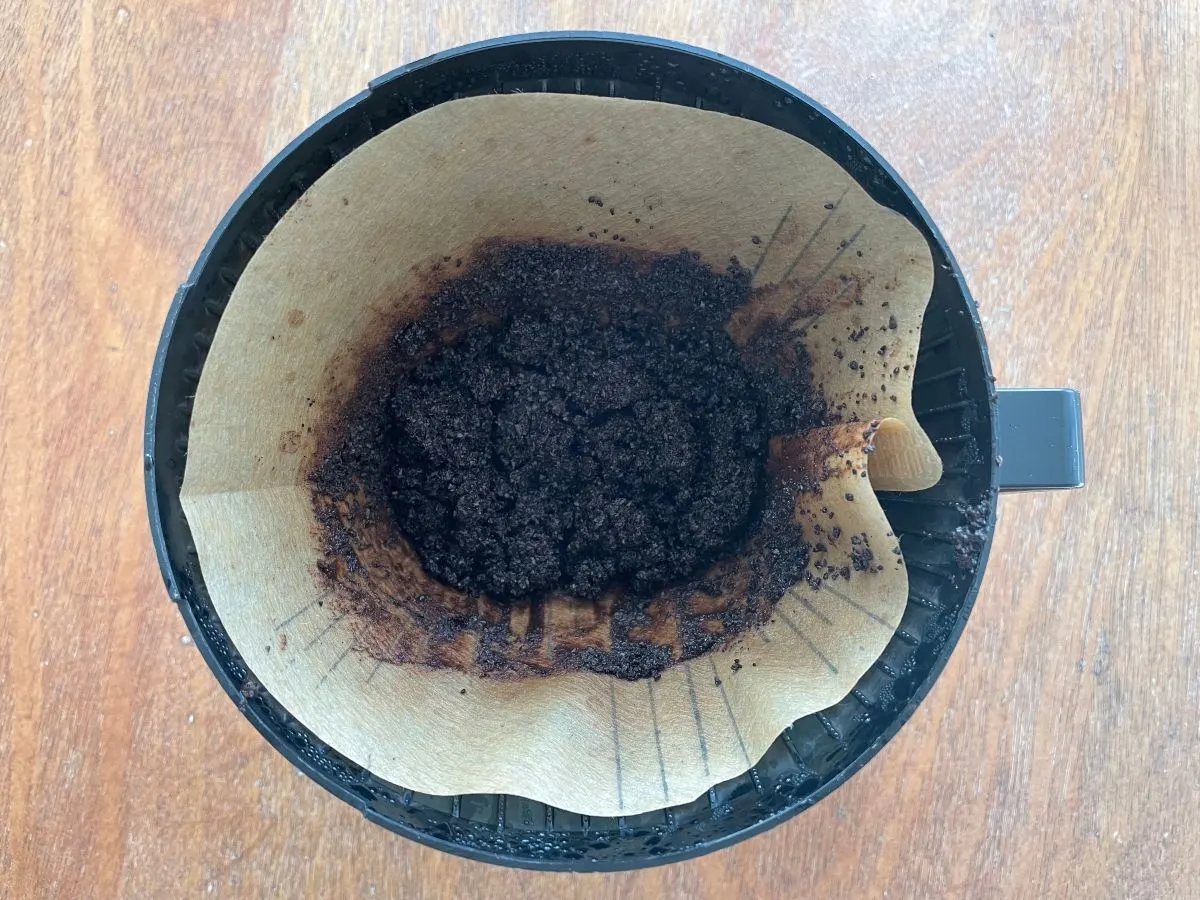 coffee grounds can help to remove bad smells from your refrigerator